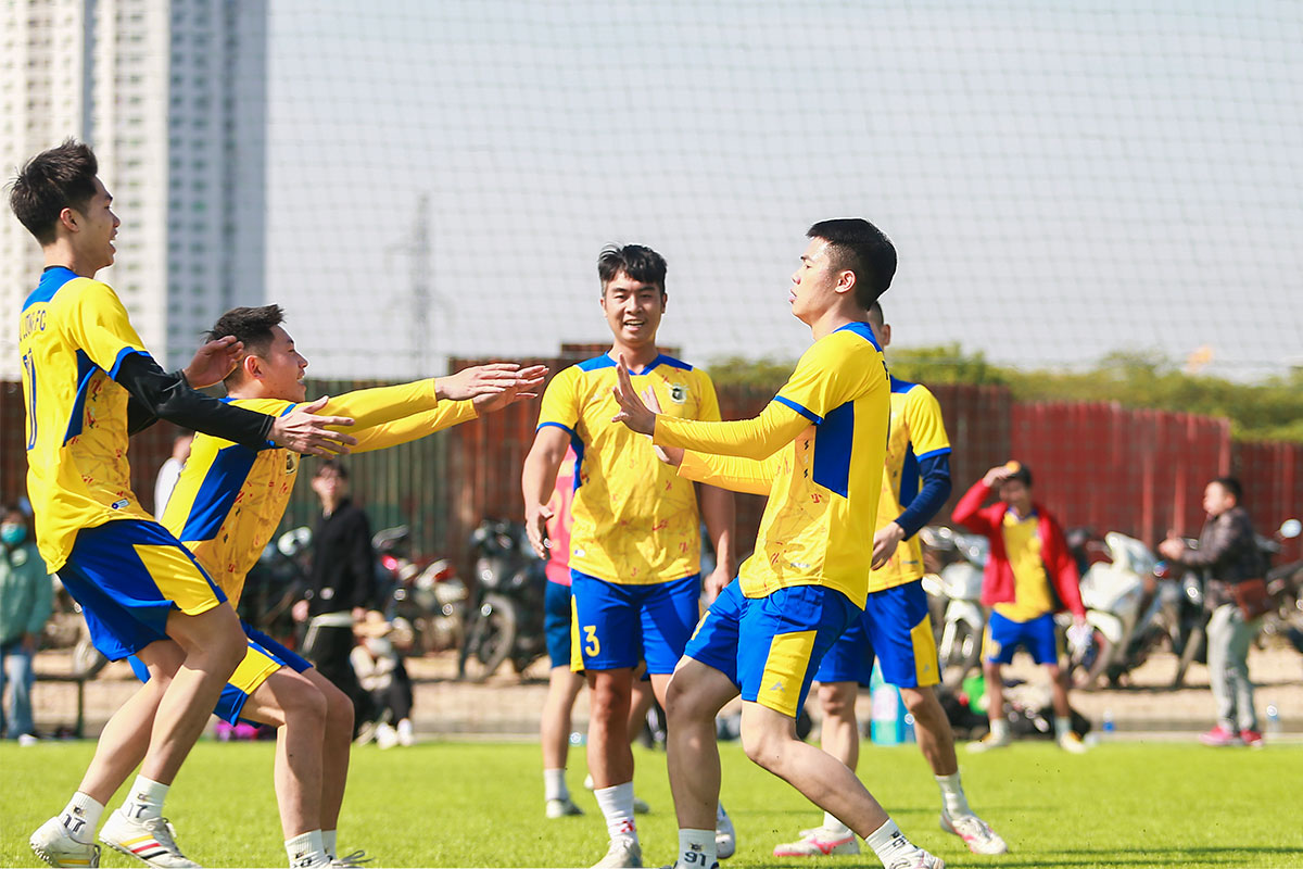 Ghi 3 bàn gọi là gì 3